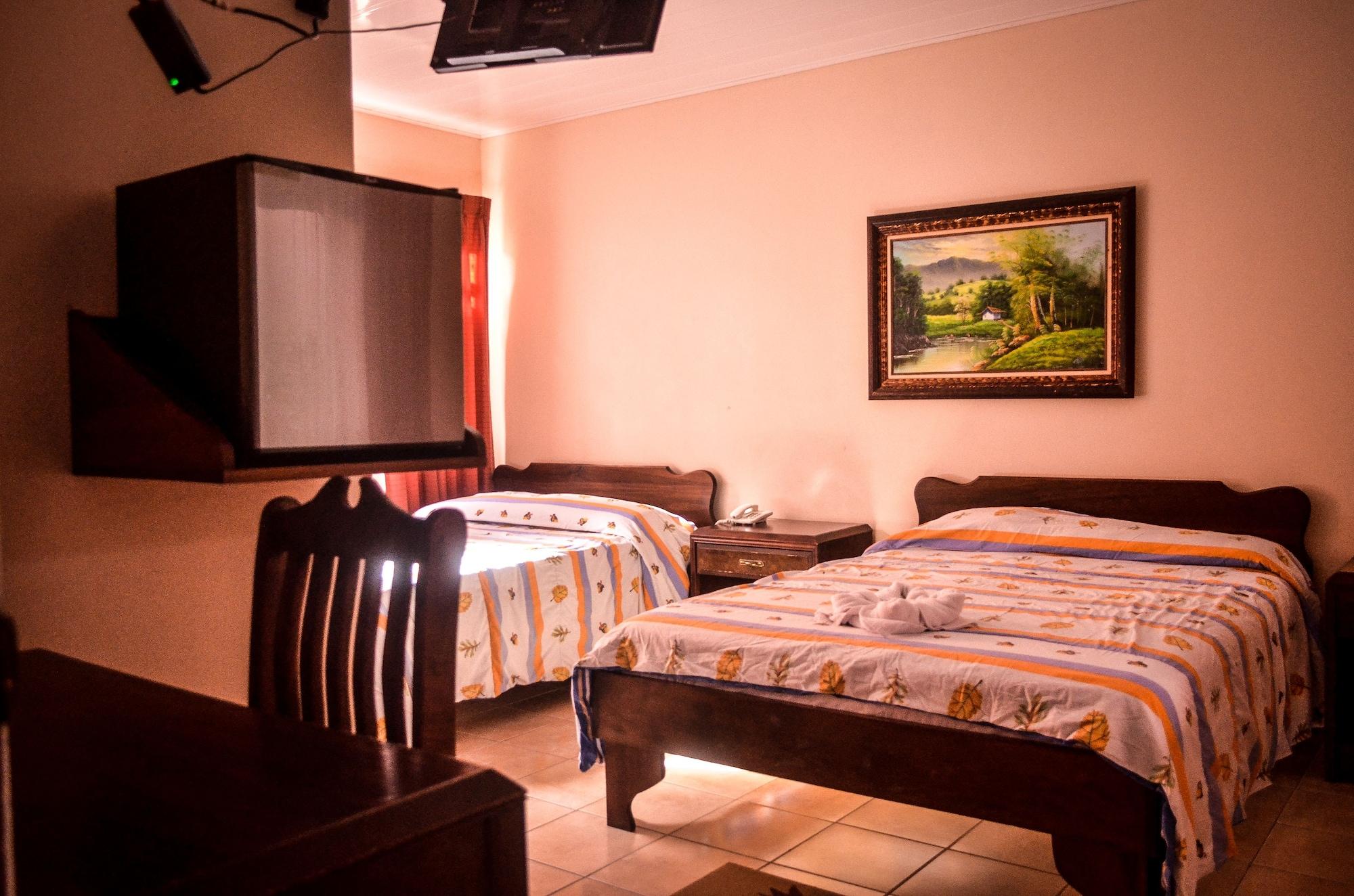 Hotel La Choza Inn La Fortuna Ngoại thất bức ảnh