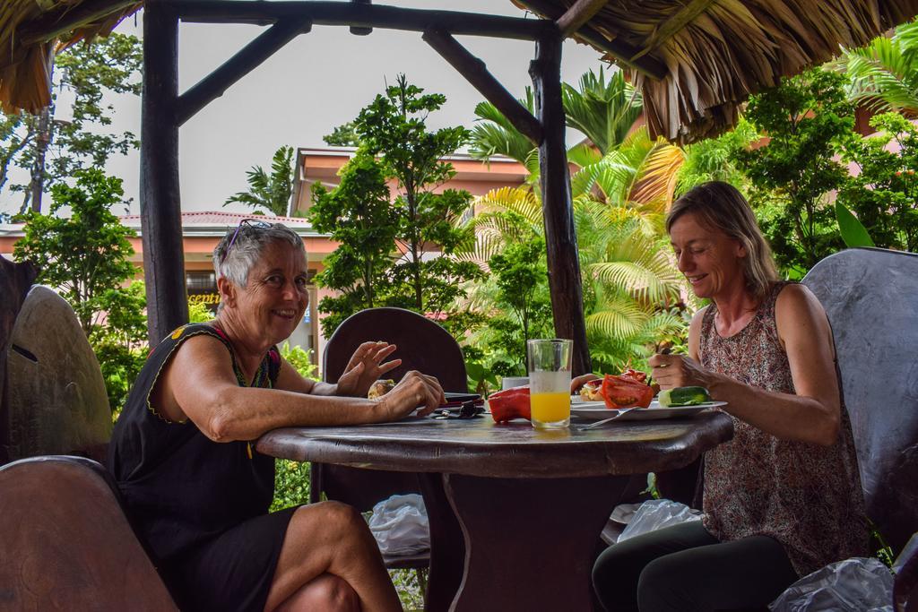 Hotel La Choza Inn La Fortuna Ngoại thất bức ảnh